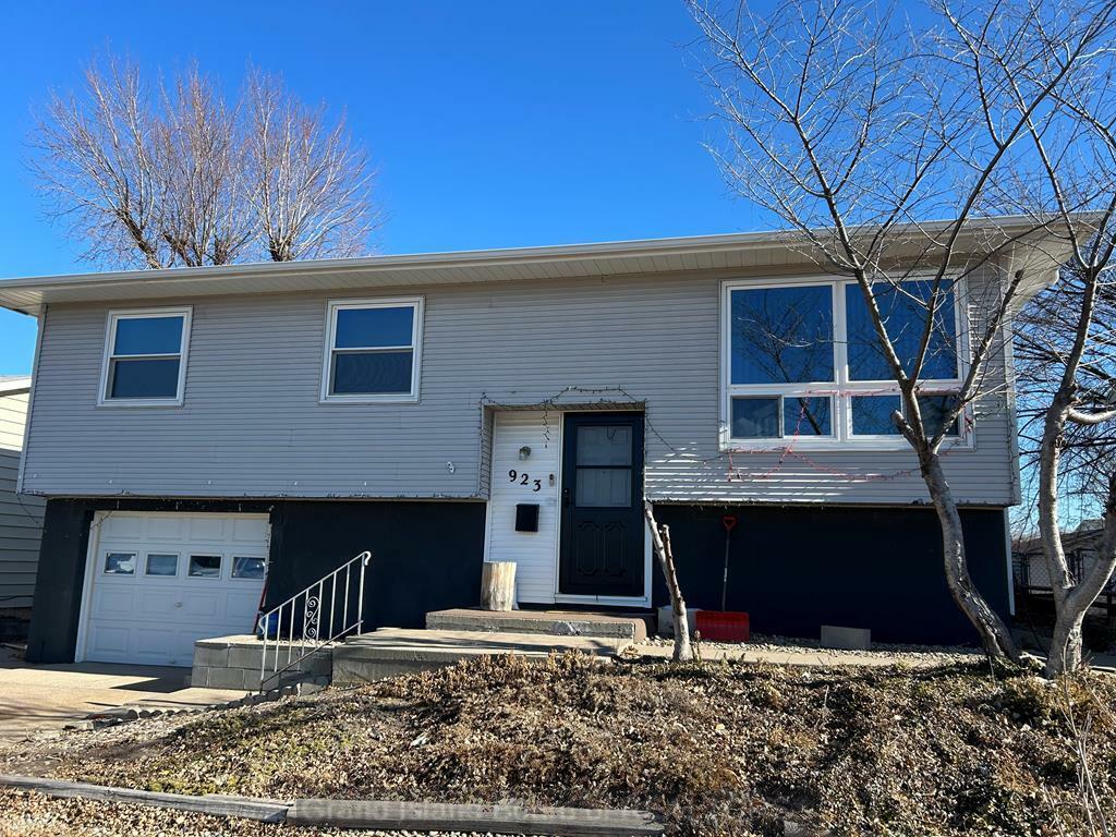 923 S Lincoln  Grand Island NE 68801 photo