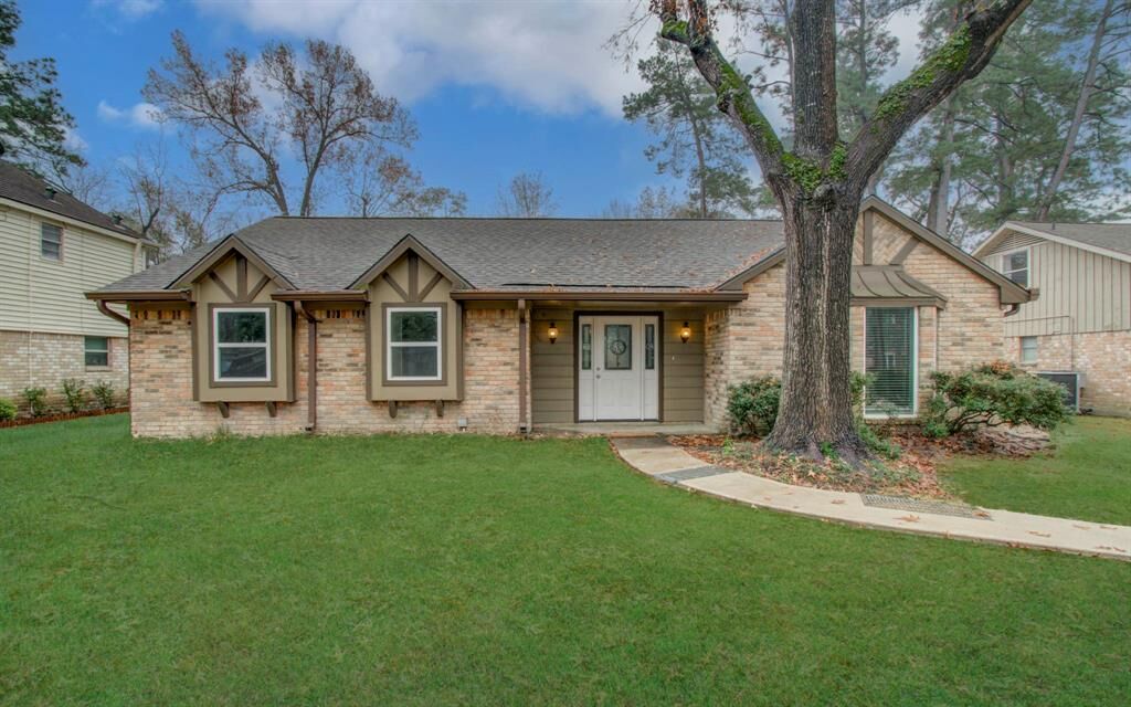 Property Photo: 2302 Deer Valley Drive TX 77373