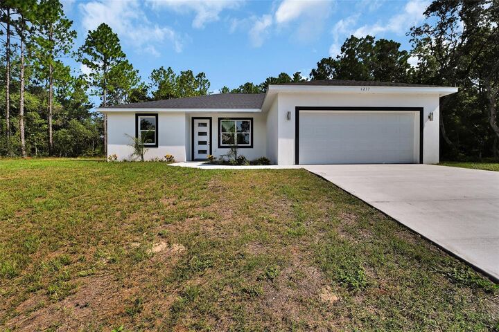 Property Photo: 6237 SW 143rd Street FL 34473