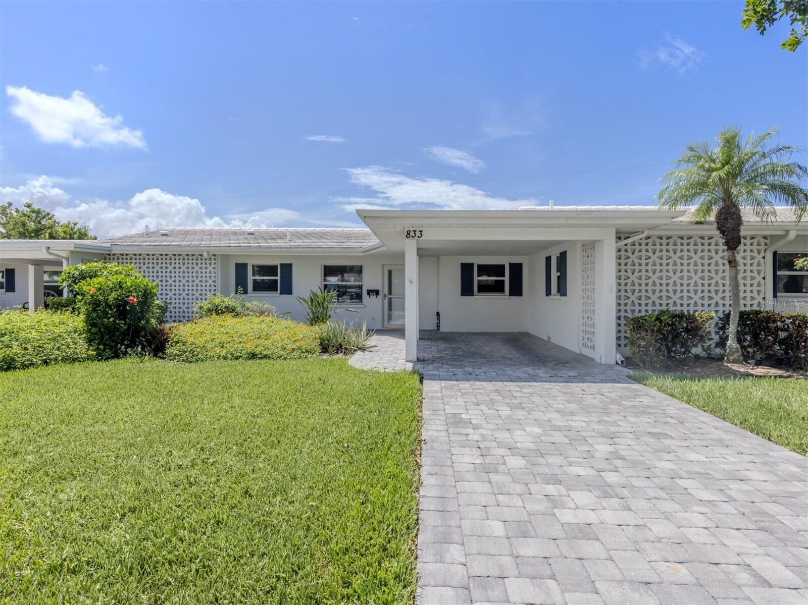 Property Photo:  833 White Cap Circle 8  FL 34285 