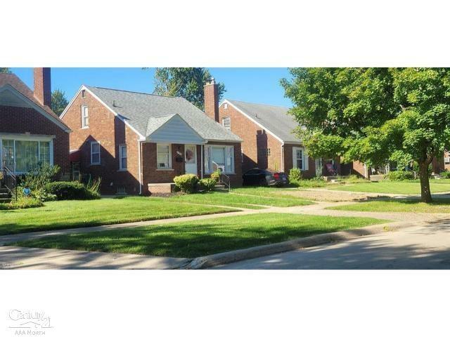 20506 Lochmoor Street  Harper Woods MI 48225 photo