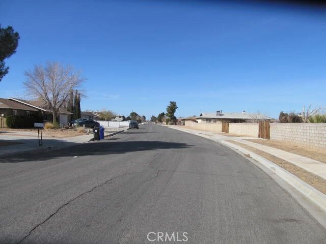 Property Photo:  22993 Eyota Road  CA 92308 