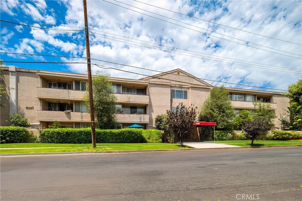 Property Photo:  4487 Colbath Avenue 309  CA 91423 