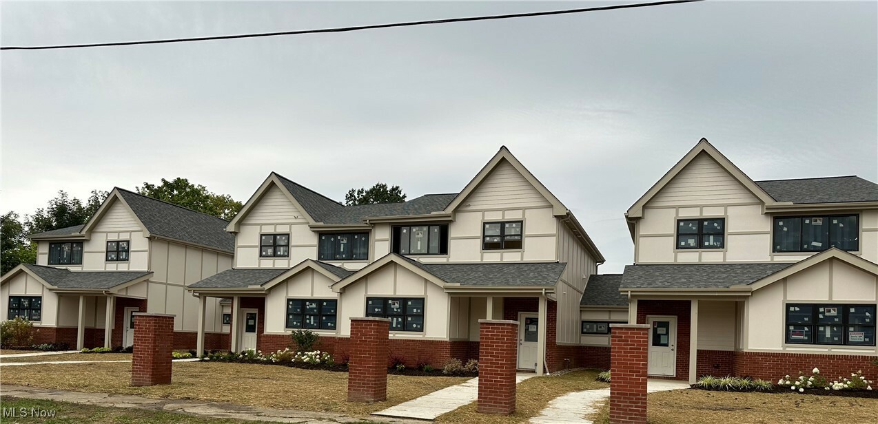3138 E 135  Cleveland OH 44120 photo