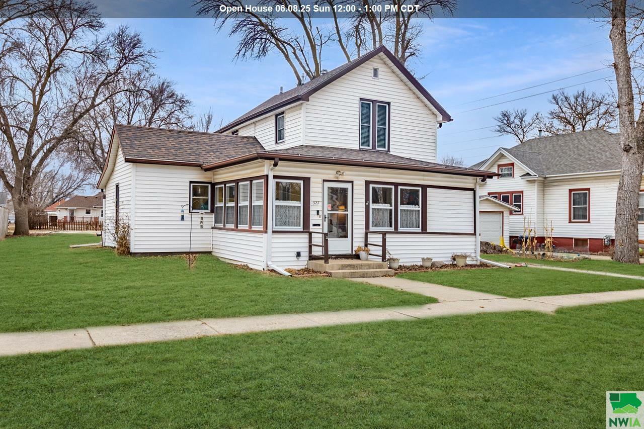 Property Photo: 327 1st Ave NW IA 51031