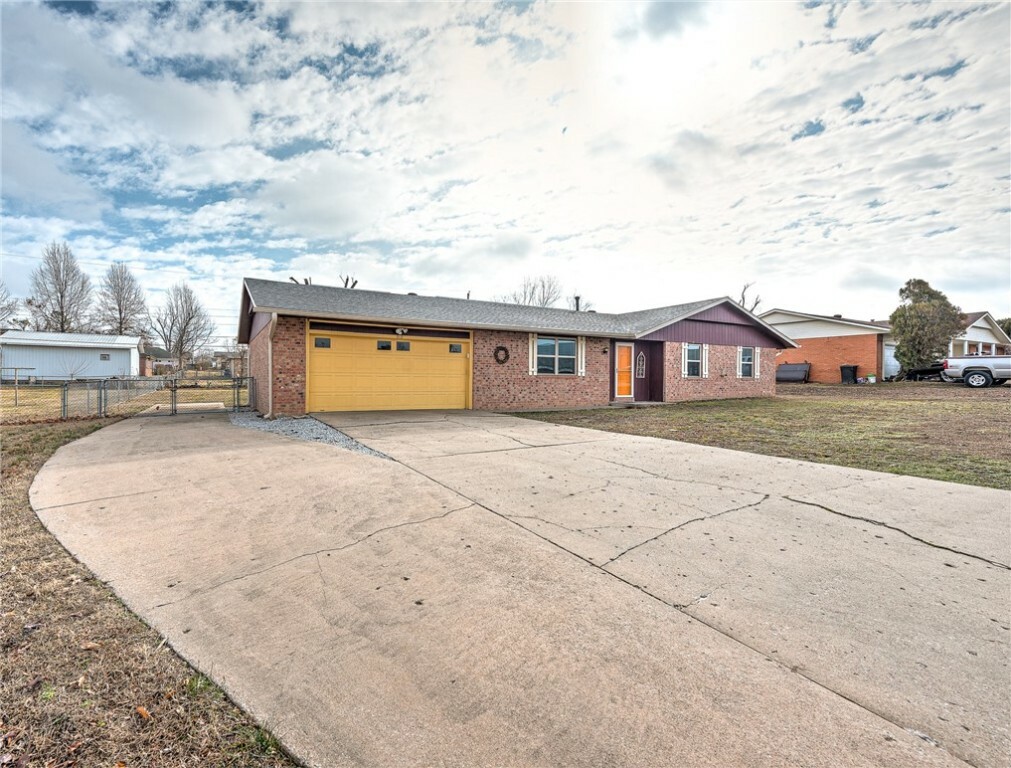 Property Photo:  913 17th Street  AR 72758 