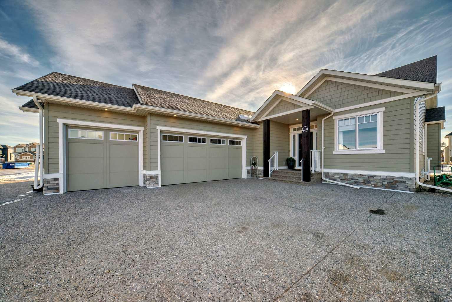 Property Photo:  13 Cimarron Estates Gardens  AB T1S 0R1 