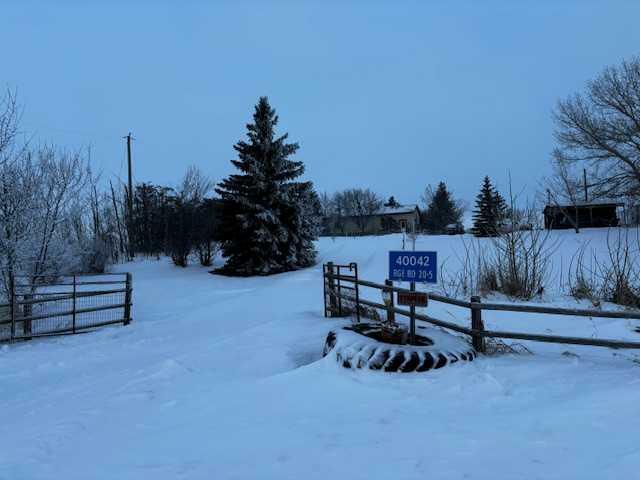 Photo de la propriété:  40042 Range Road 205  AB T0C 2L0 