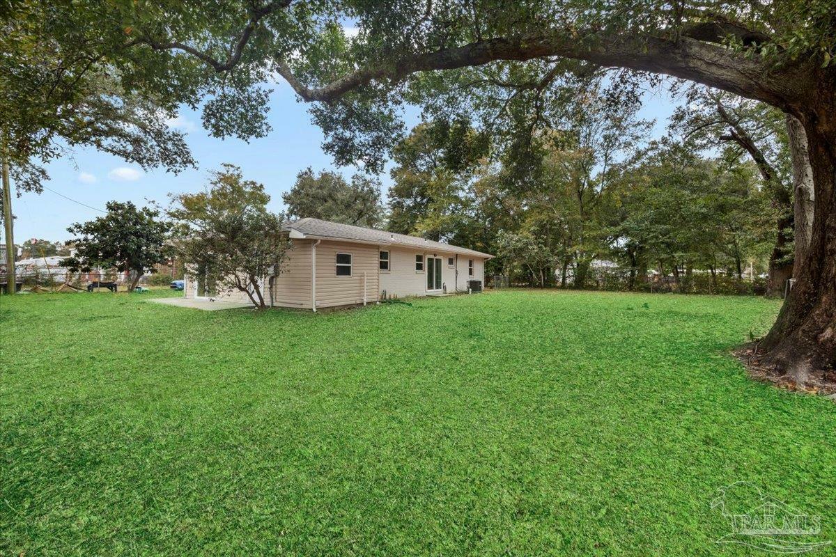 Property Photo:  8140 House St  FL 32534 