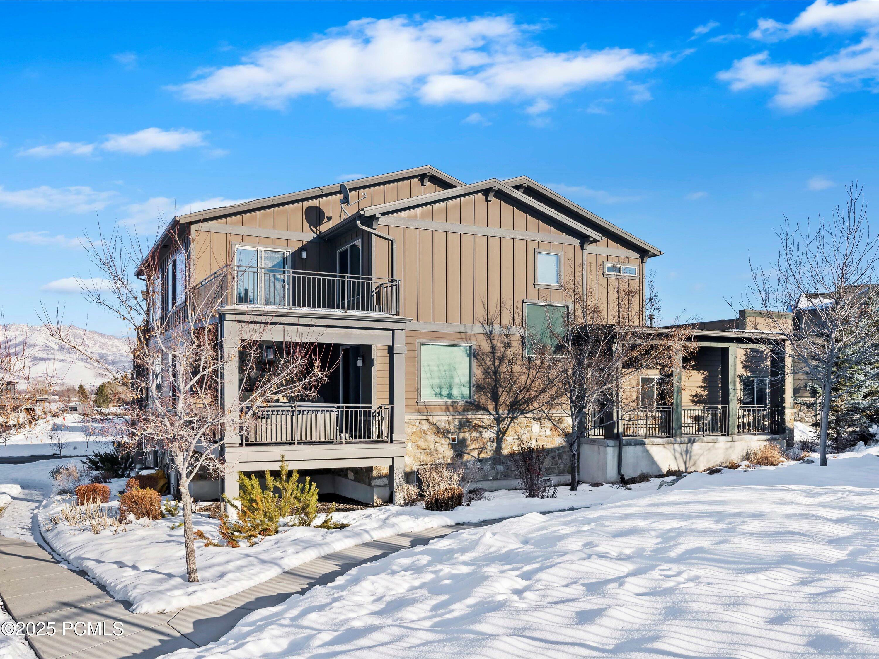 Property Photo:  819 S Edgewater Court  UT 84317 