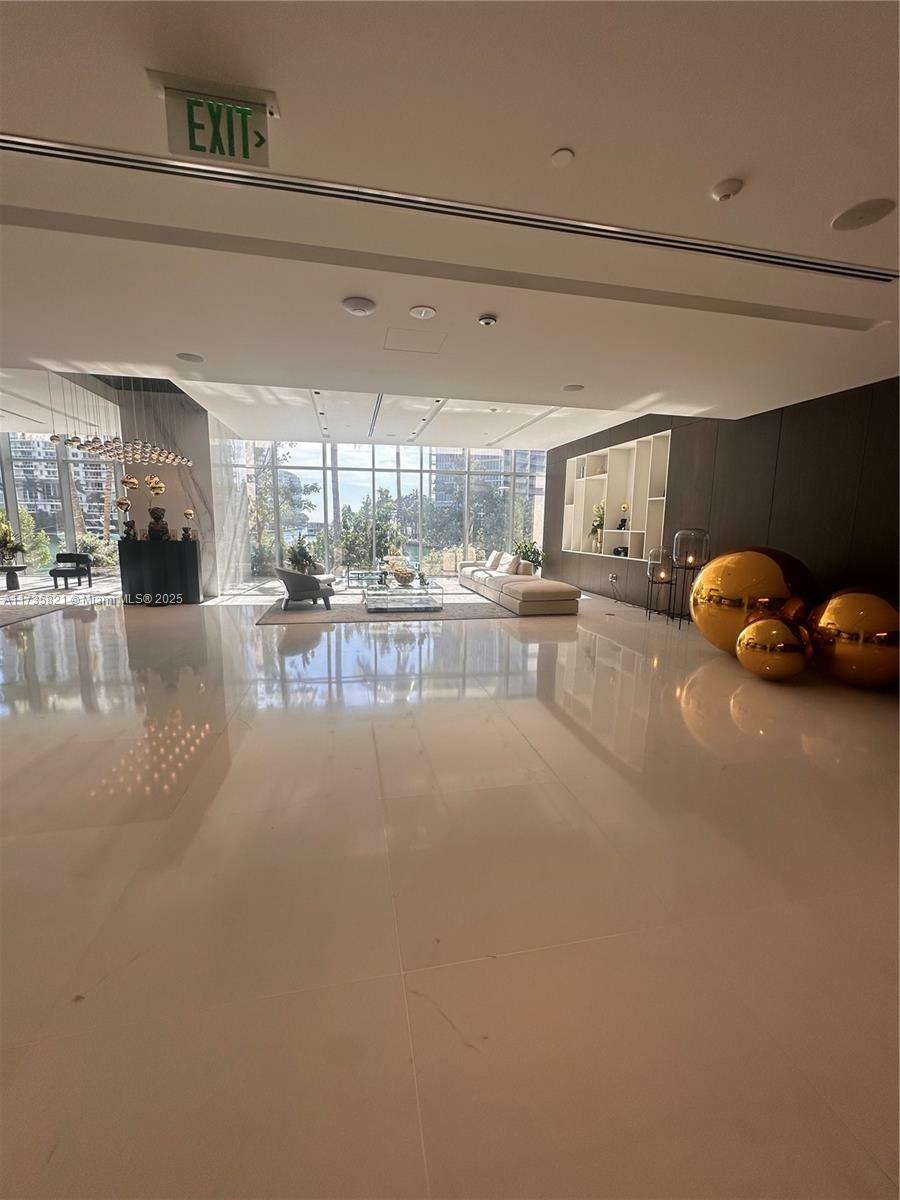 Property Photo:  300 Biscayne Blvd Way 4508  FL 33131 