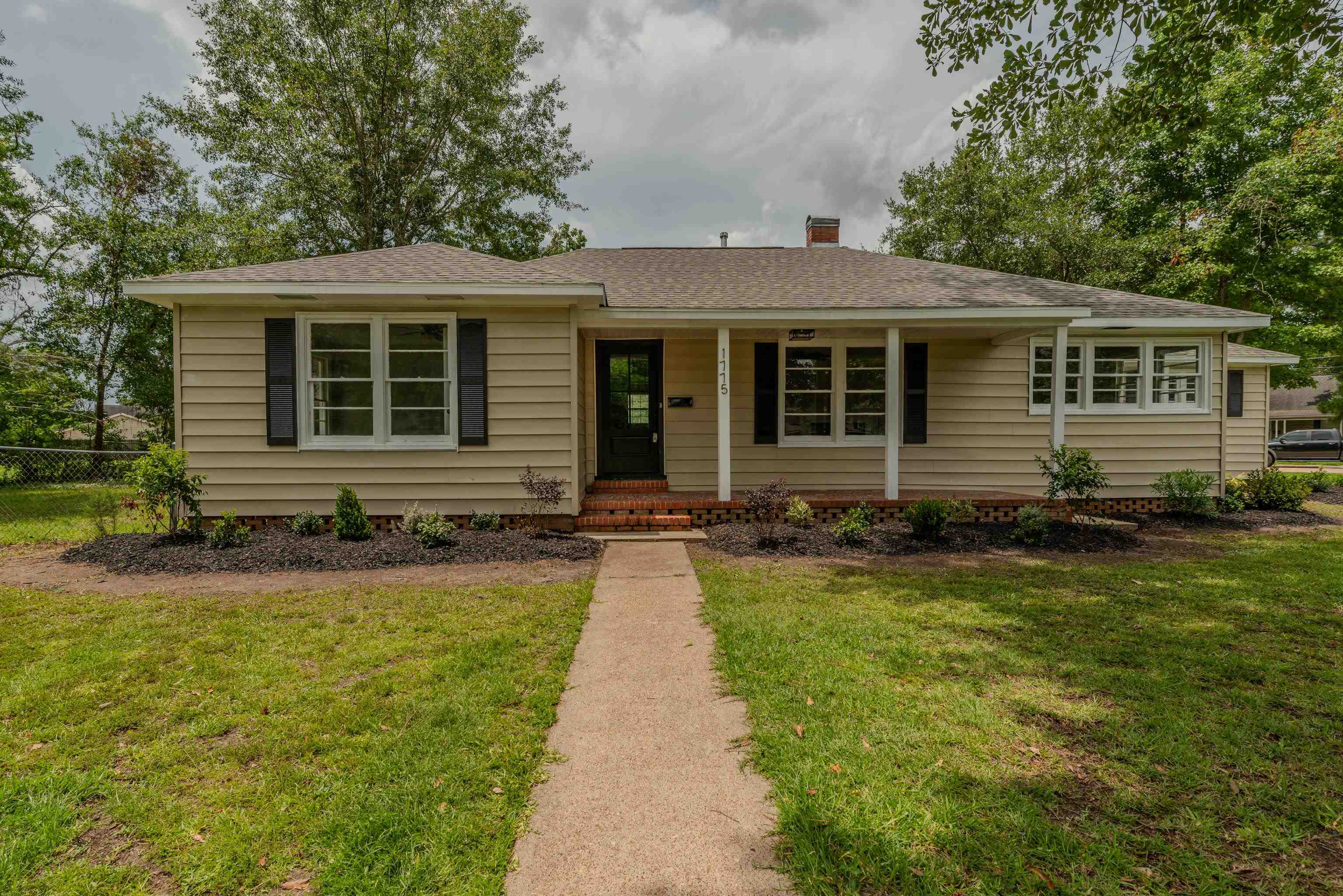 Property Photo: 1775 East TX 77706