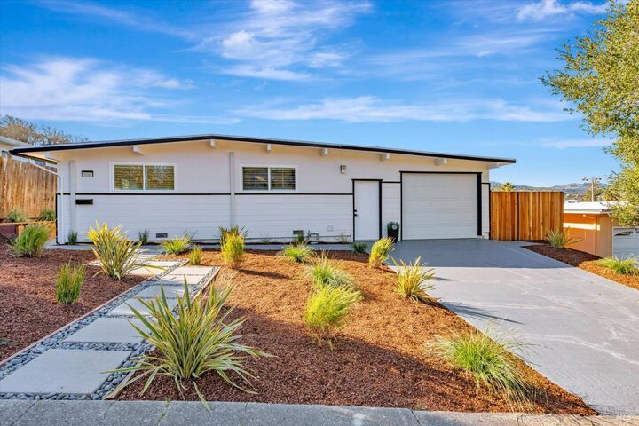 1090 Greenwood Drive  Novato CA 94947 photo