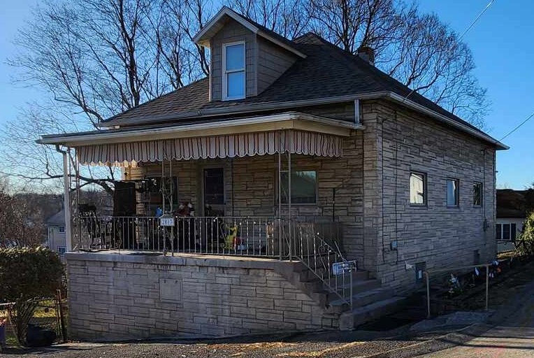 Property Photo: 2013 East St PA 15420