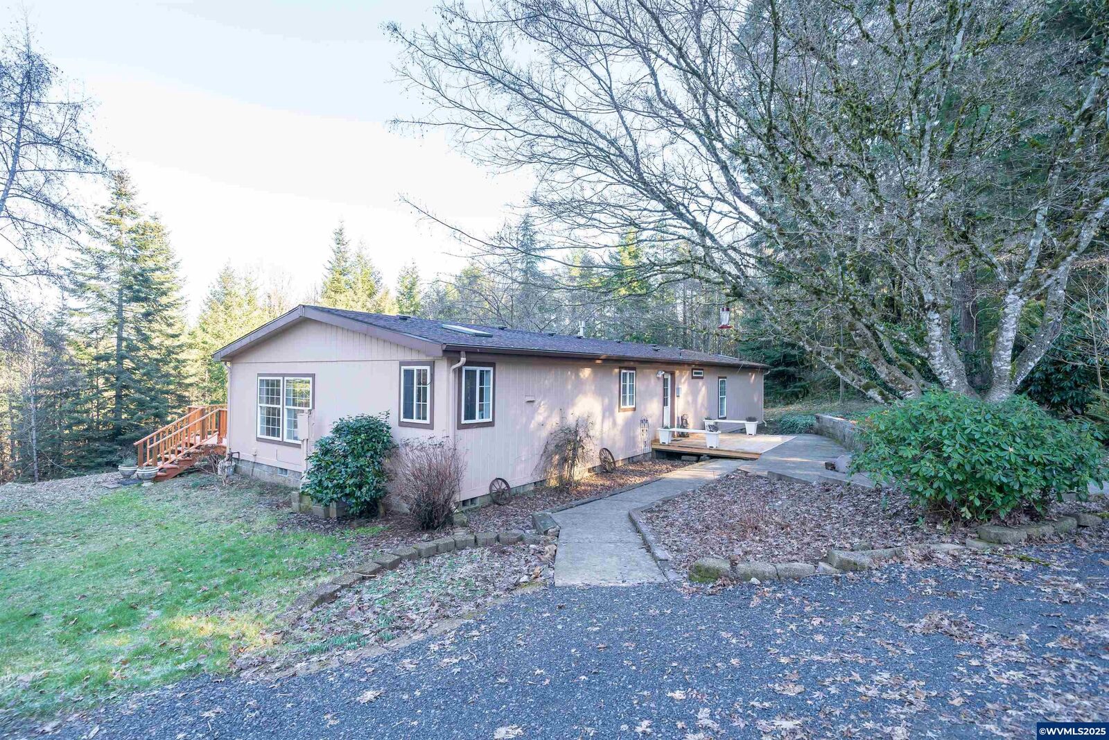 Property Photo: 43942 Hwy 226 OR 97358