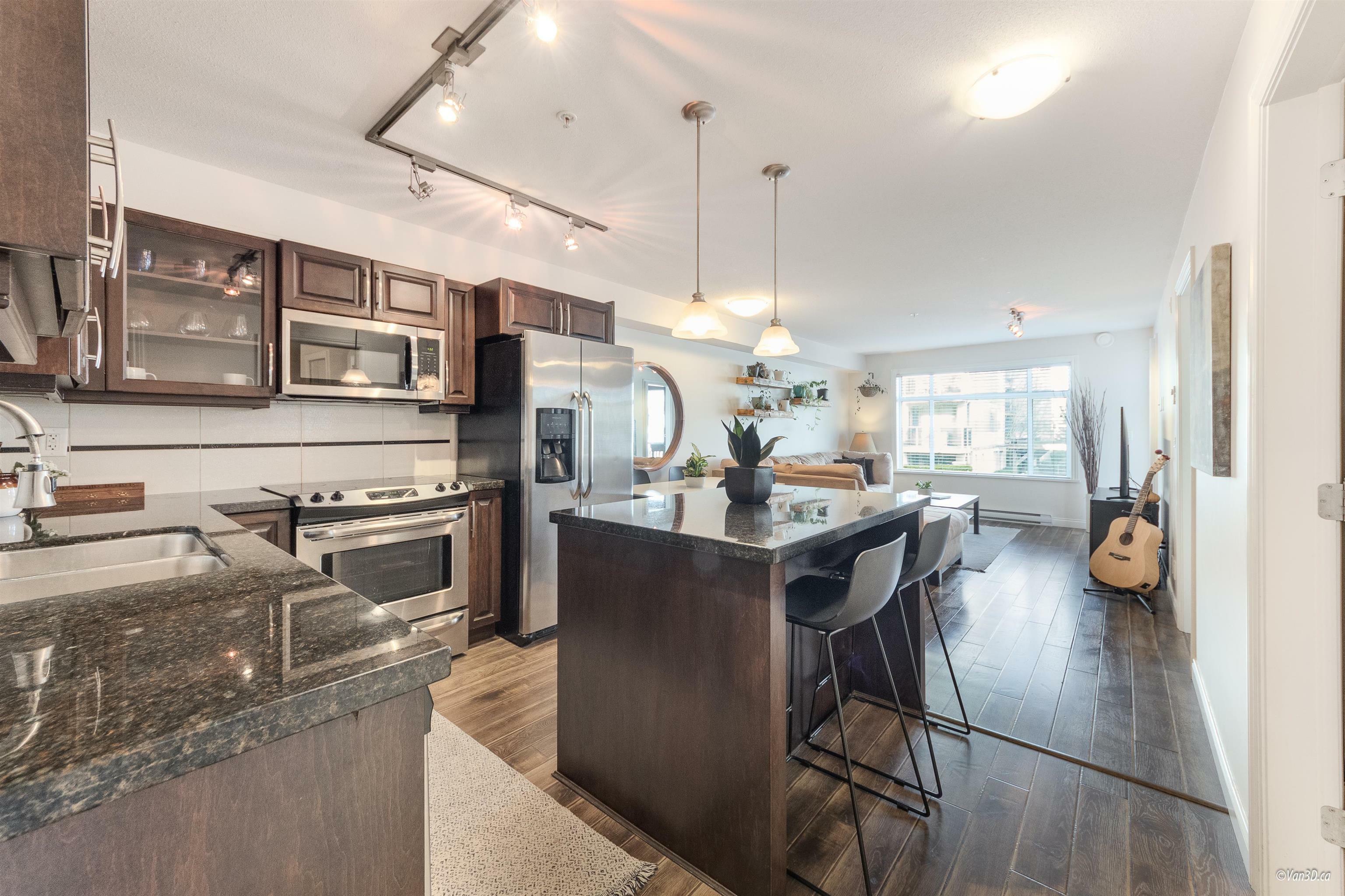 Photo de la propriété: 19939 55A Avenue 211 BC V3A 3X4