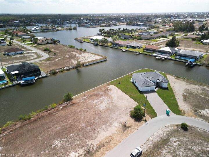 Property Photo: 3105 NW 46th Ave FL 33993