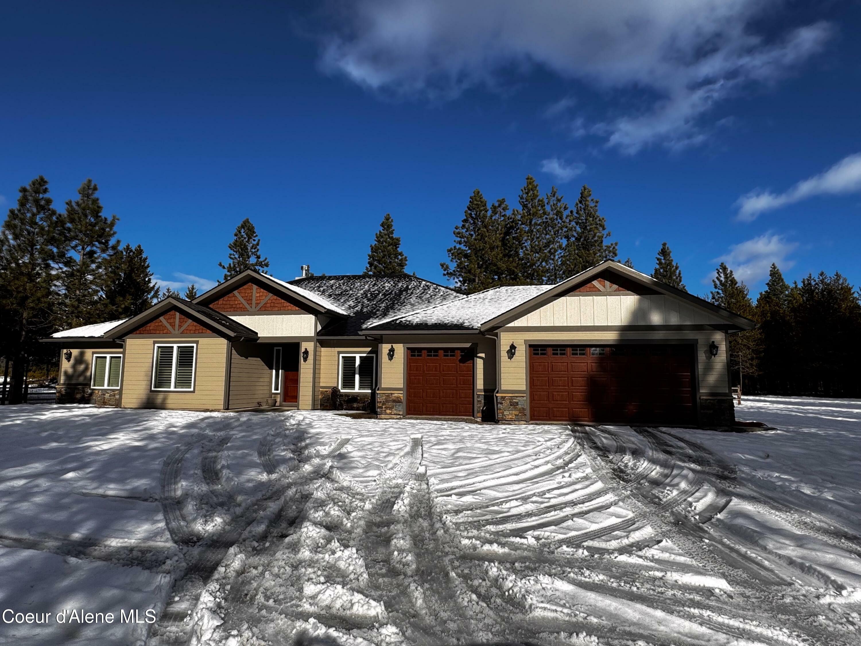 Property Photo:  241 W Luxor Ct  ID 83858 