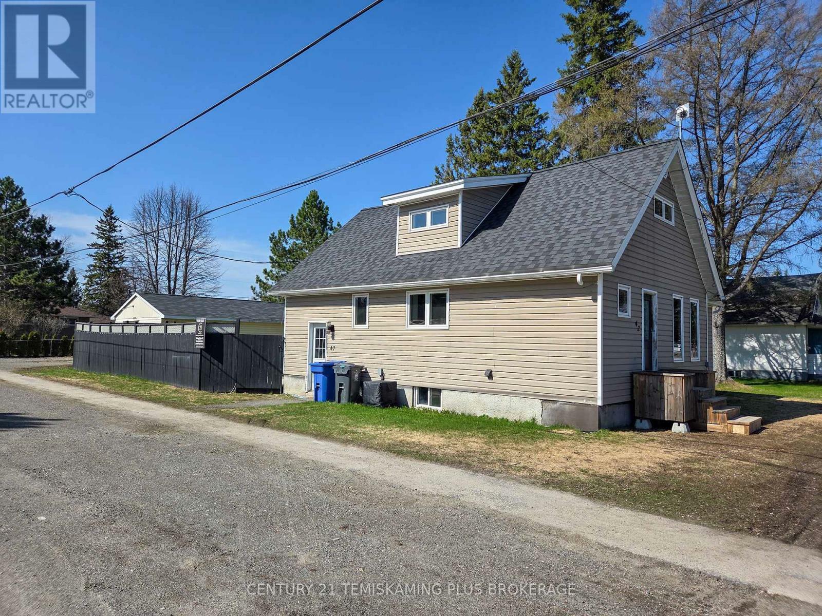 42 5th Avenue  Englehart ON P0J 1H0 photo