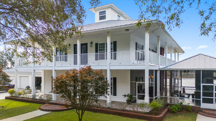 Property Photo:  15702 Fl-77  FL 32409 