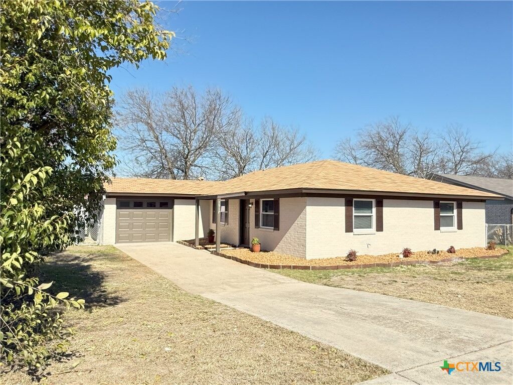 Property Photo:  1517 Leader Drive  TX 76549 