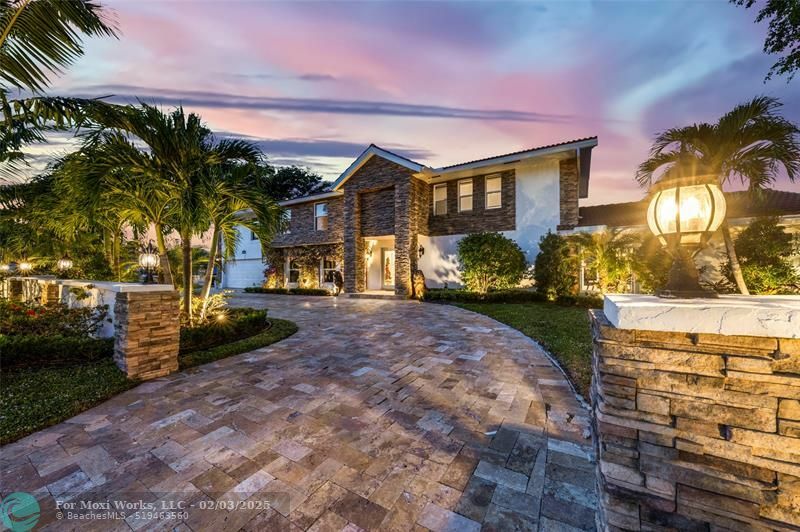 Property Photo: 2401 SE 8th St FL 33062