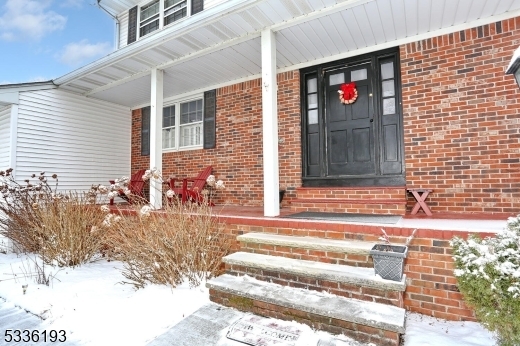 Property Photo:  4 Mc Atee Ln  NJ 07465 