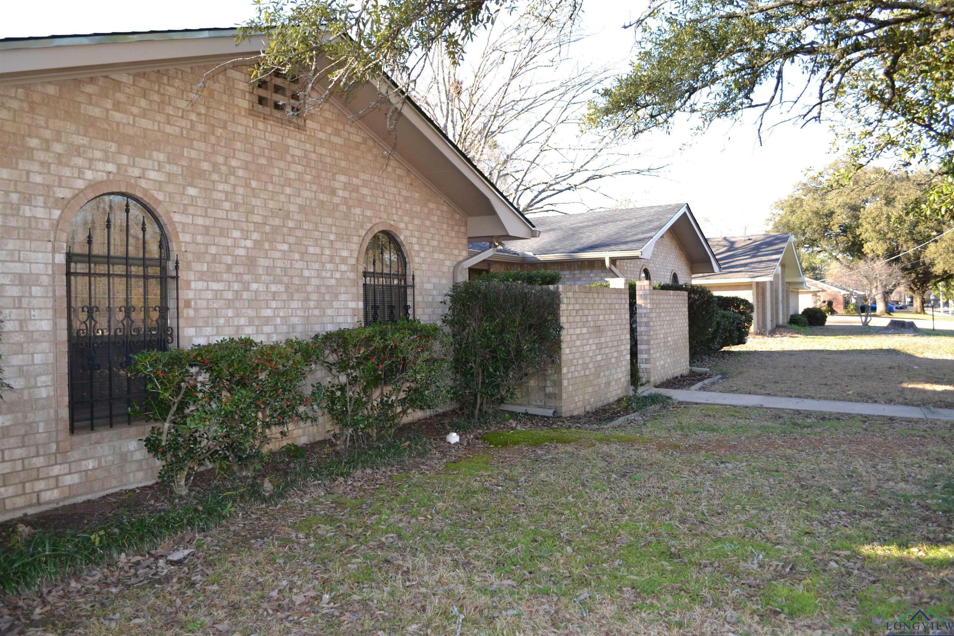 Property Photo:  1805 Cardinal  TX 75601 