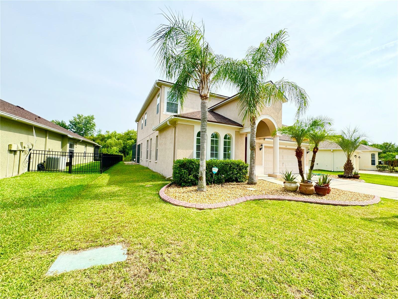 Property Photo: 4110 Huntingdale Court FL 33543