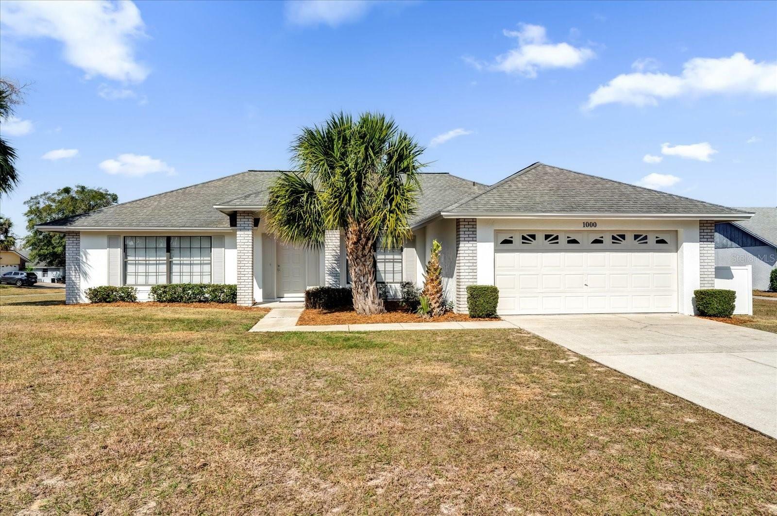 Property Photo:  1000 Karen Ridge Court  FL 34747 