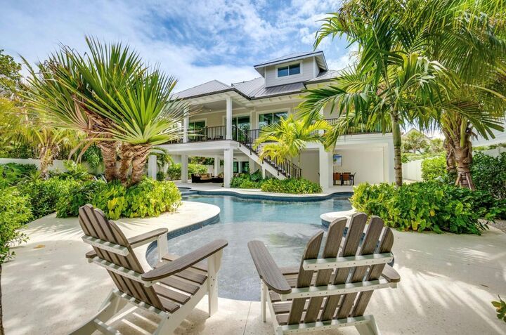 Property Photo: 9407 Gulf Dr FL 34216
