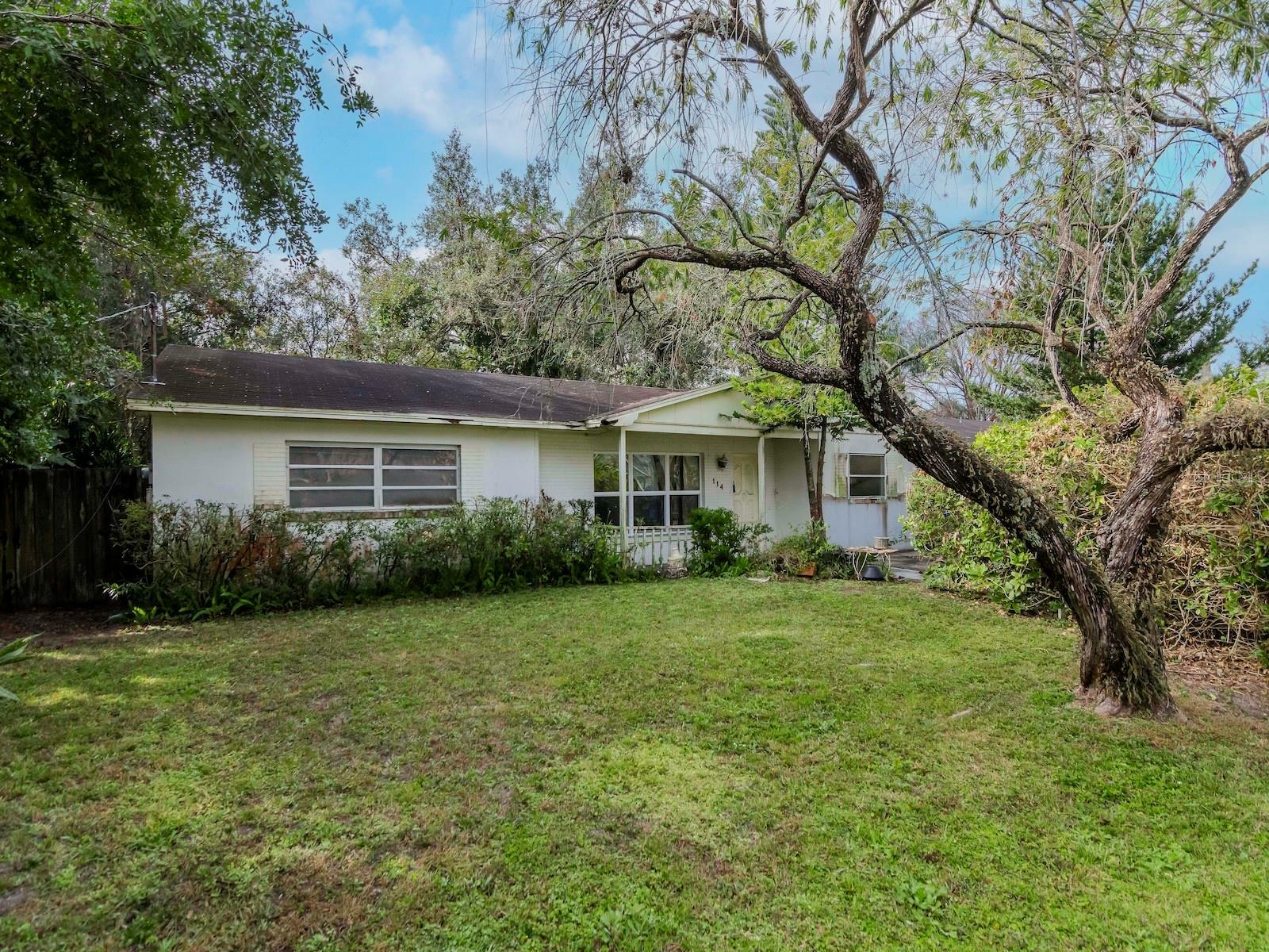 Property Photo:  114 Connie Avenue  FL 33613 