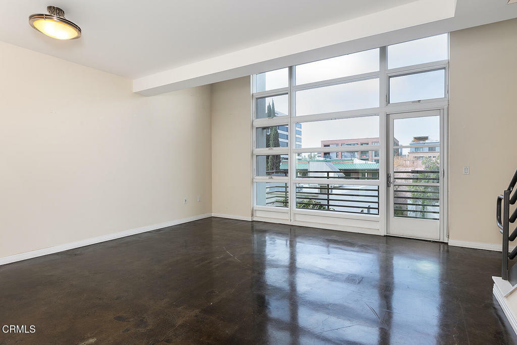 Property Photo:  125 N Raymond Avenue 210  CA 91103 