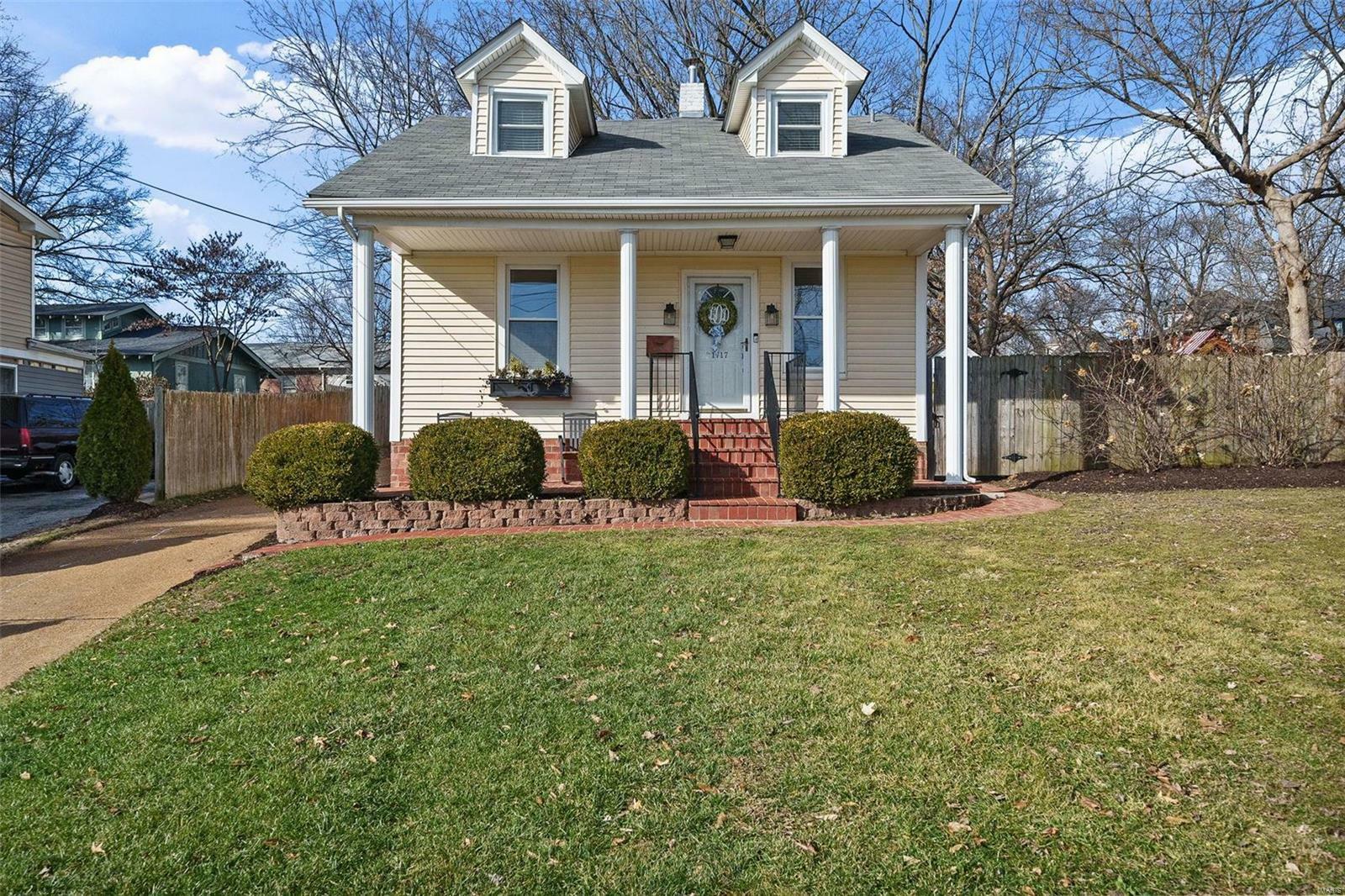 Property Photo:  1717 Bellevue Avenue  MO 63117 