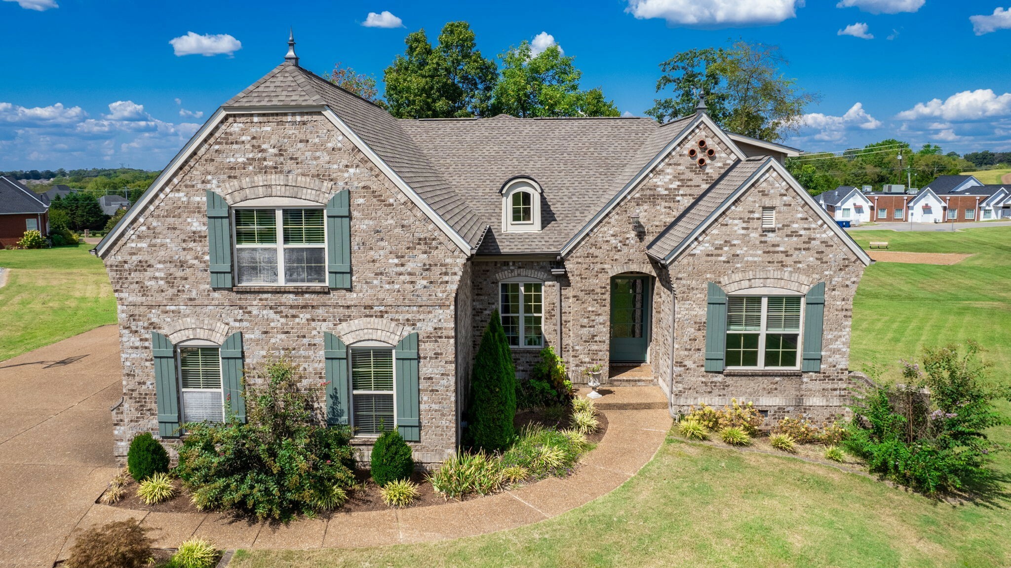 Property Photo:  1007 Pembrook Pt  TN 37122 