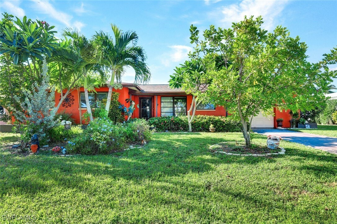 Property Photo:  436 Coral Drive  FL 33904 