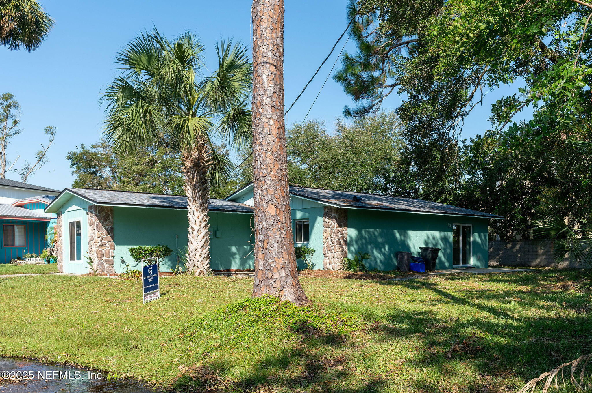 Property Photo:  201 Oak Lane  FL 32136 