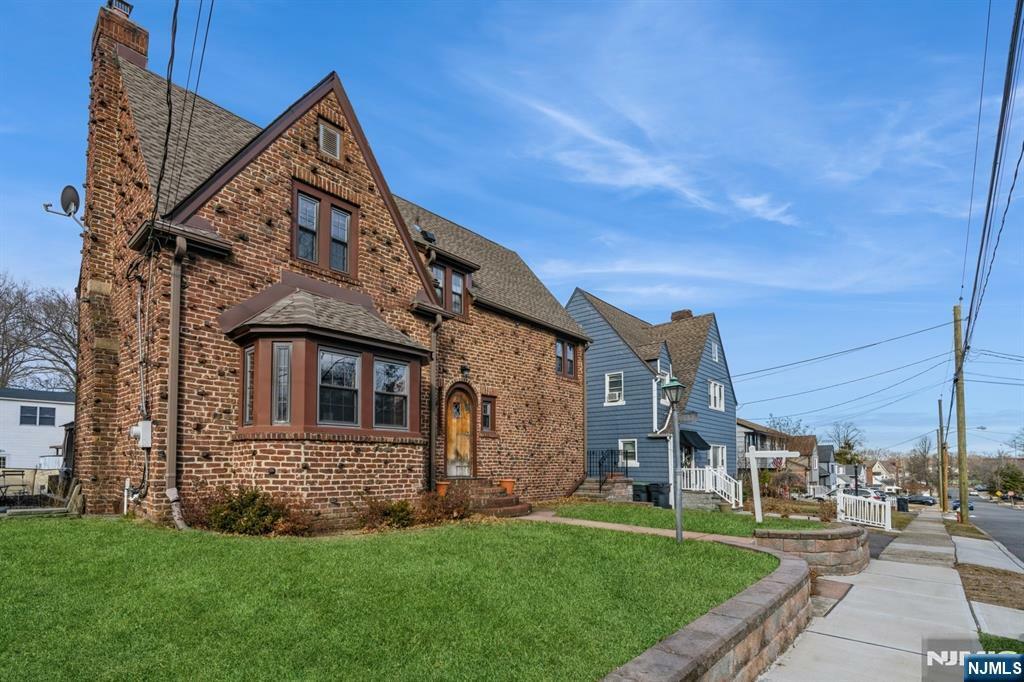 Property Photo:  132 Elder Avenue  NJ 07621 