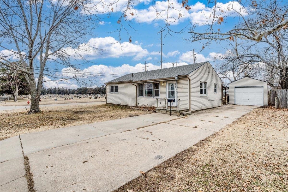 Property Photo:  1201 Golf St  KS 67010 