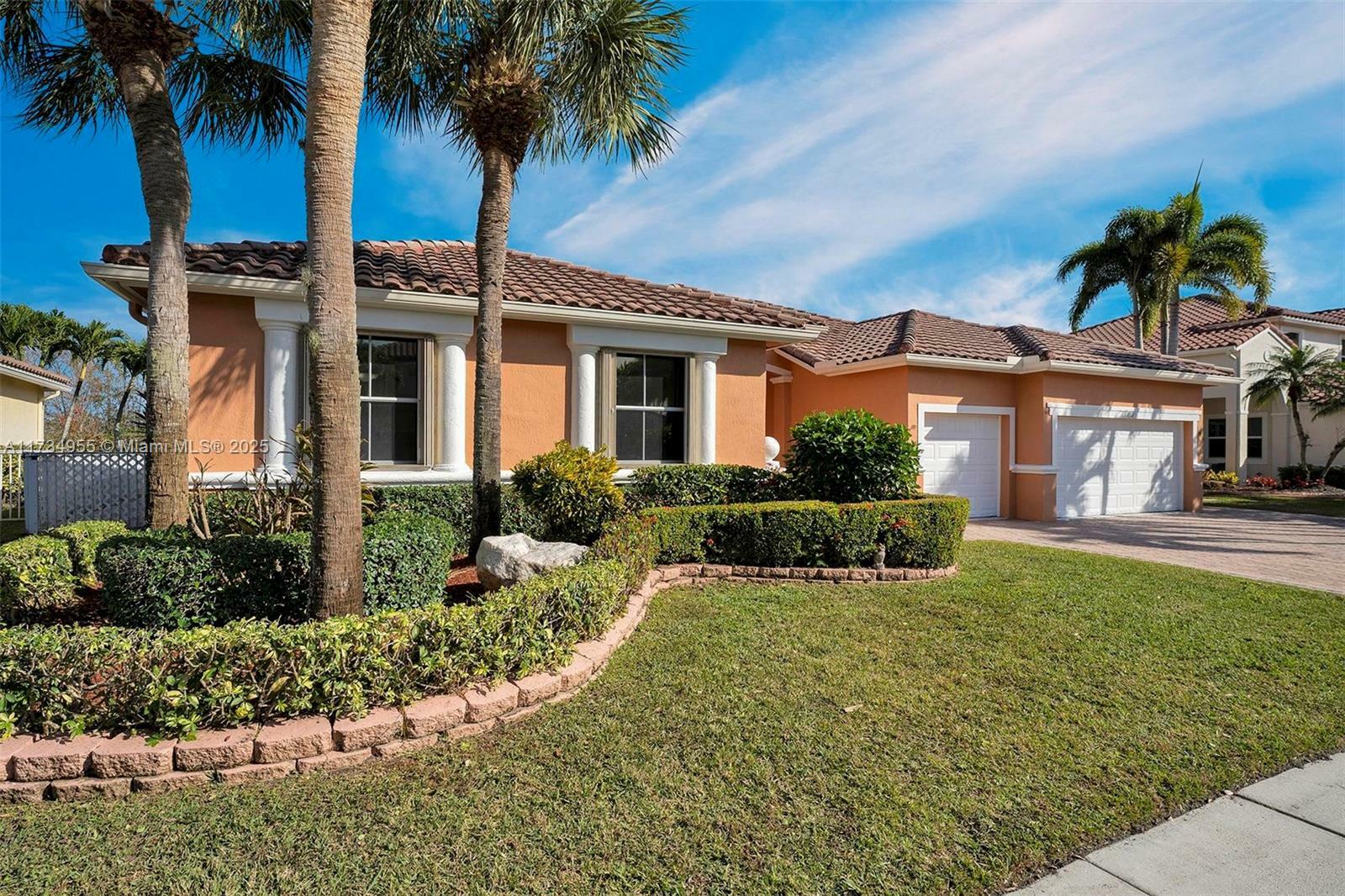 Property Photo:  1001 SW 189th Ave  FL 33029 