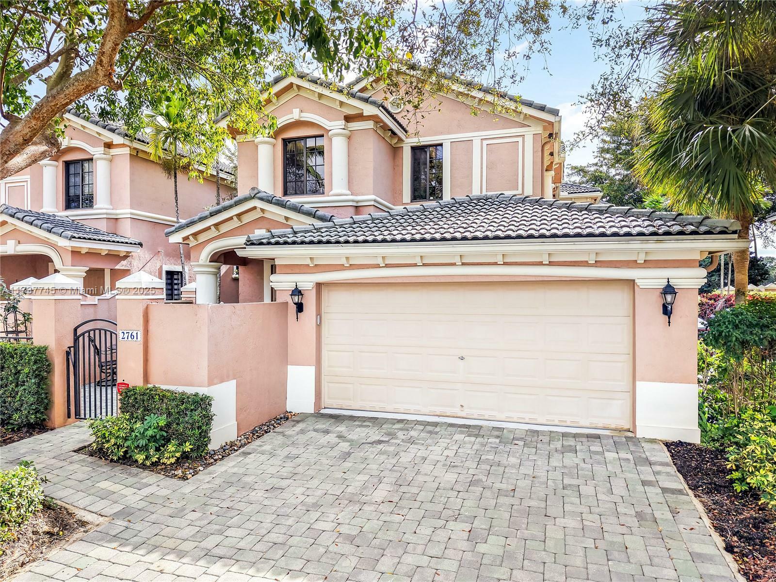 Property Photo:  2761 Center Ct Dr 4-20  FL 33332 