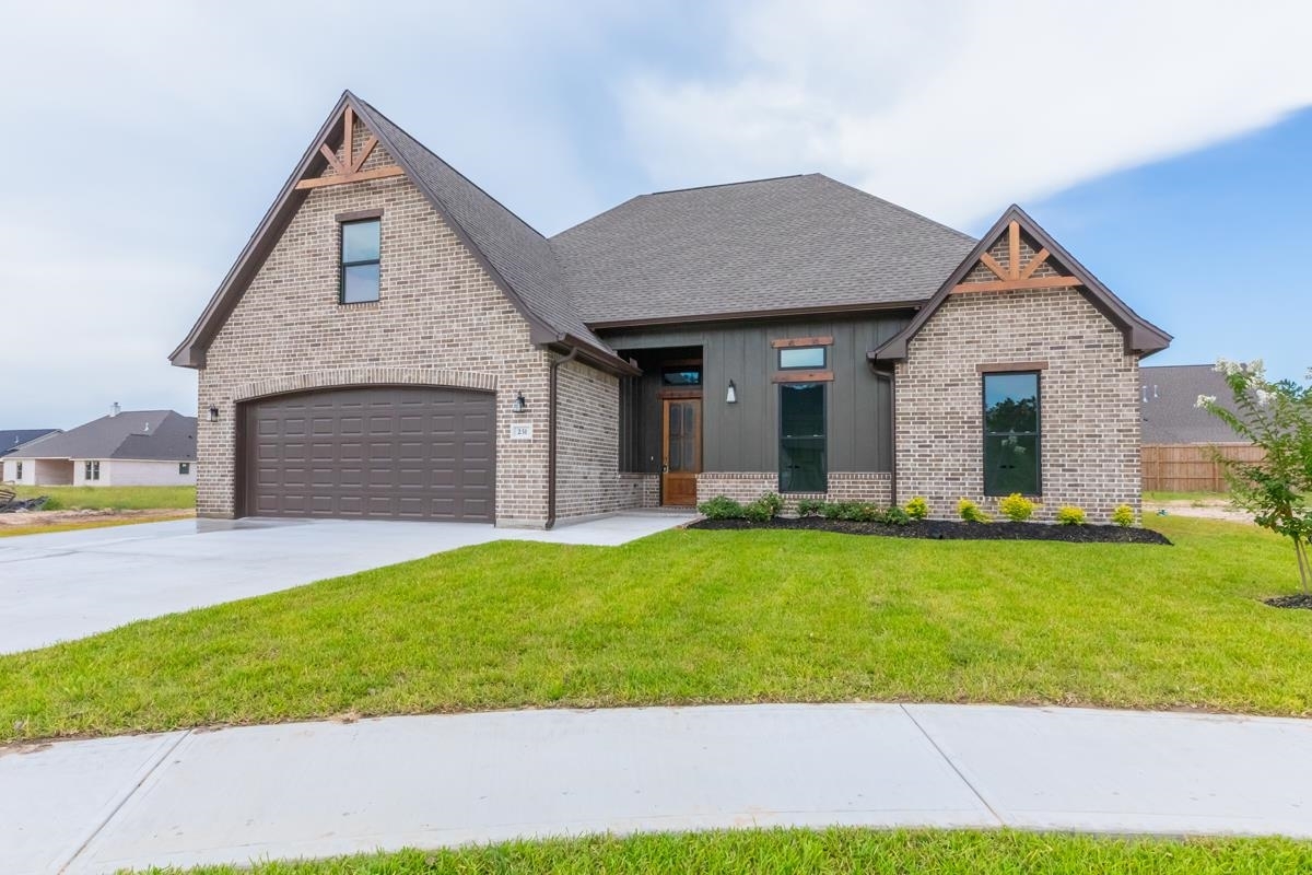 Property Photo: 231 Coco Palms Ln TX 77657