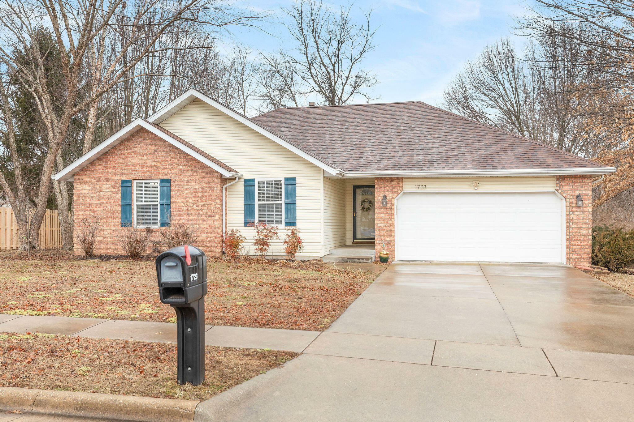 Property Photo:  1723 E Garland Court  MO 65738 