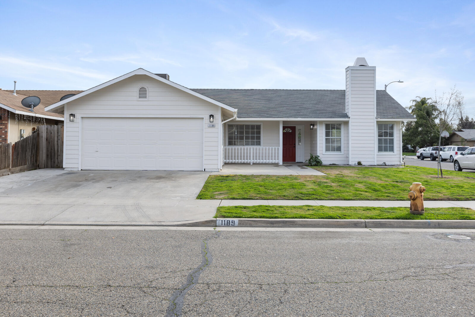 Property Photo: 1189 Santa Monica Avenue CA 93274