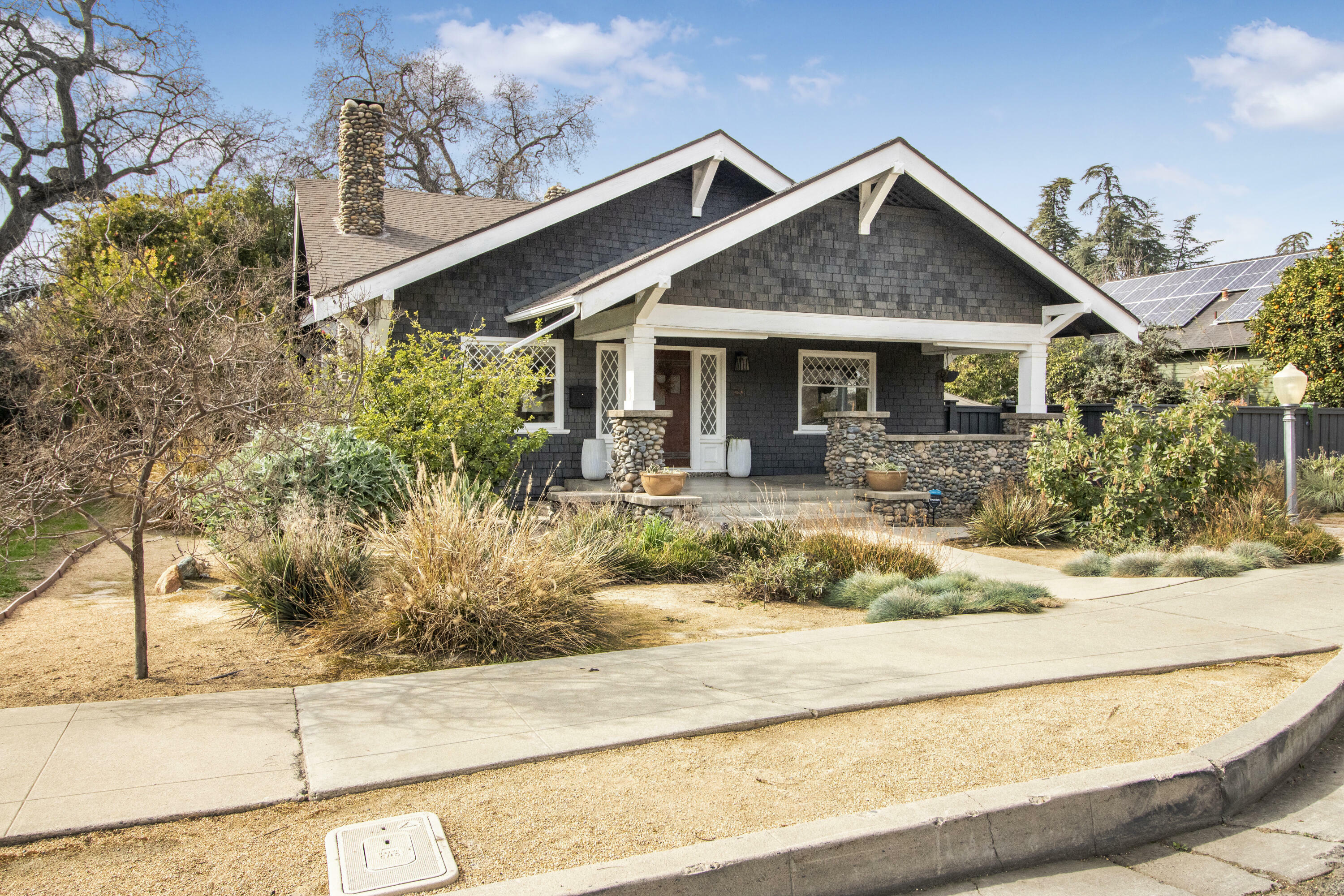 Property Photo:  719 N Highland Street  CA 93291 