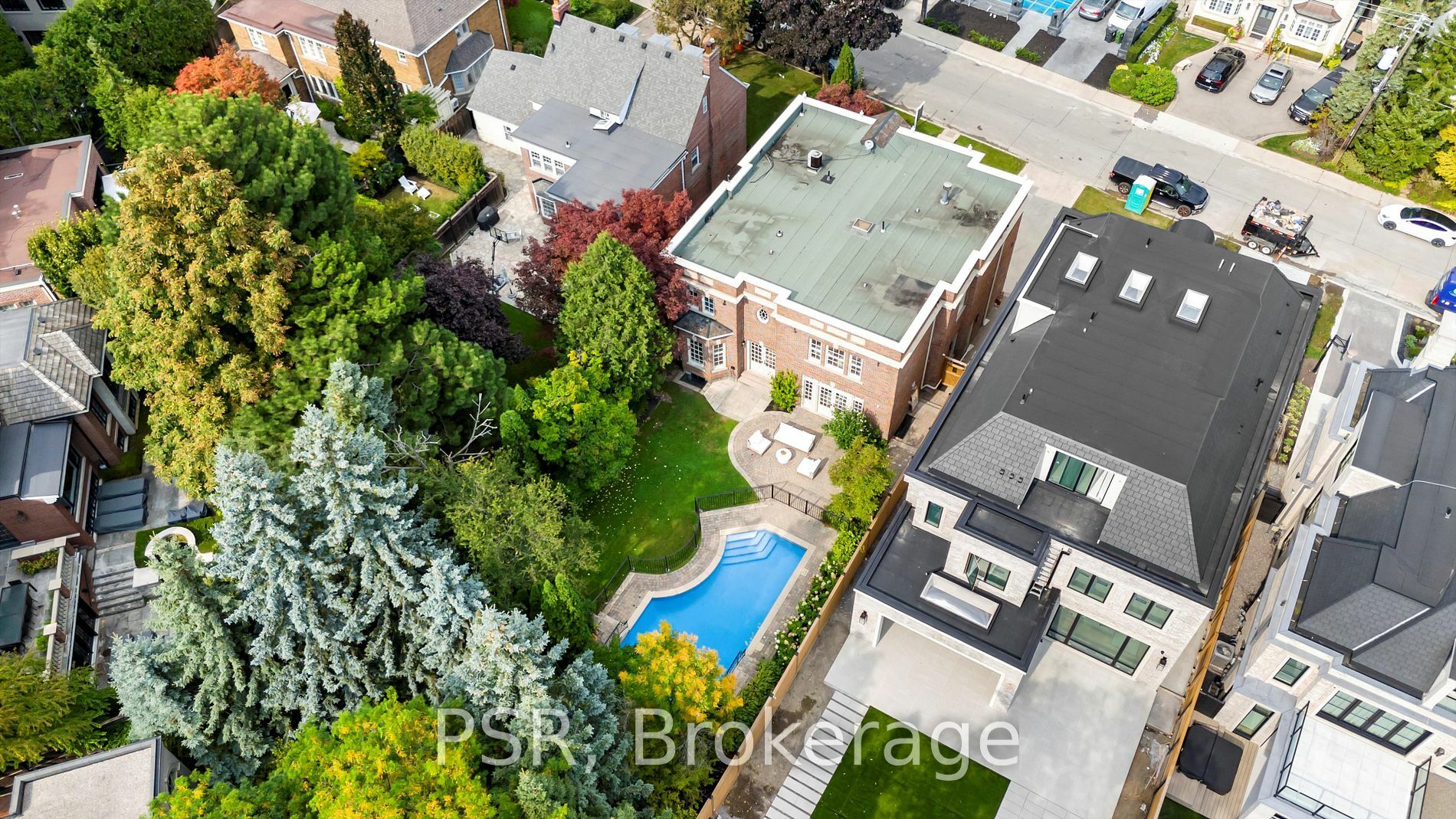 Photo de la propriété:  230 Dunvegan Rd  ON M5P 2P2 