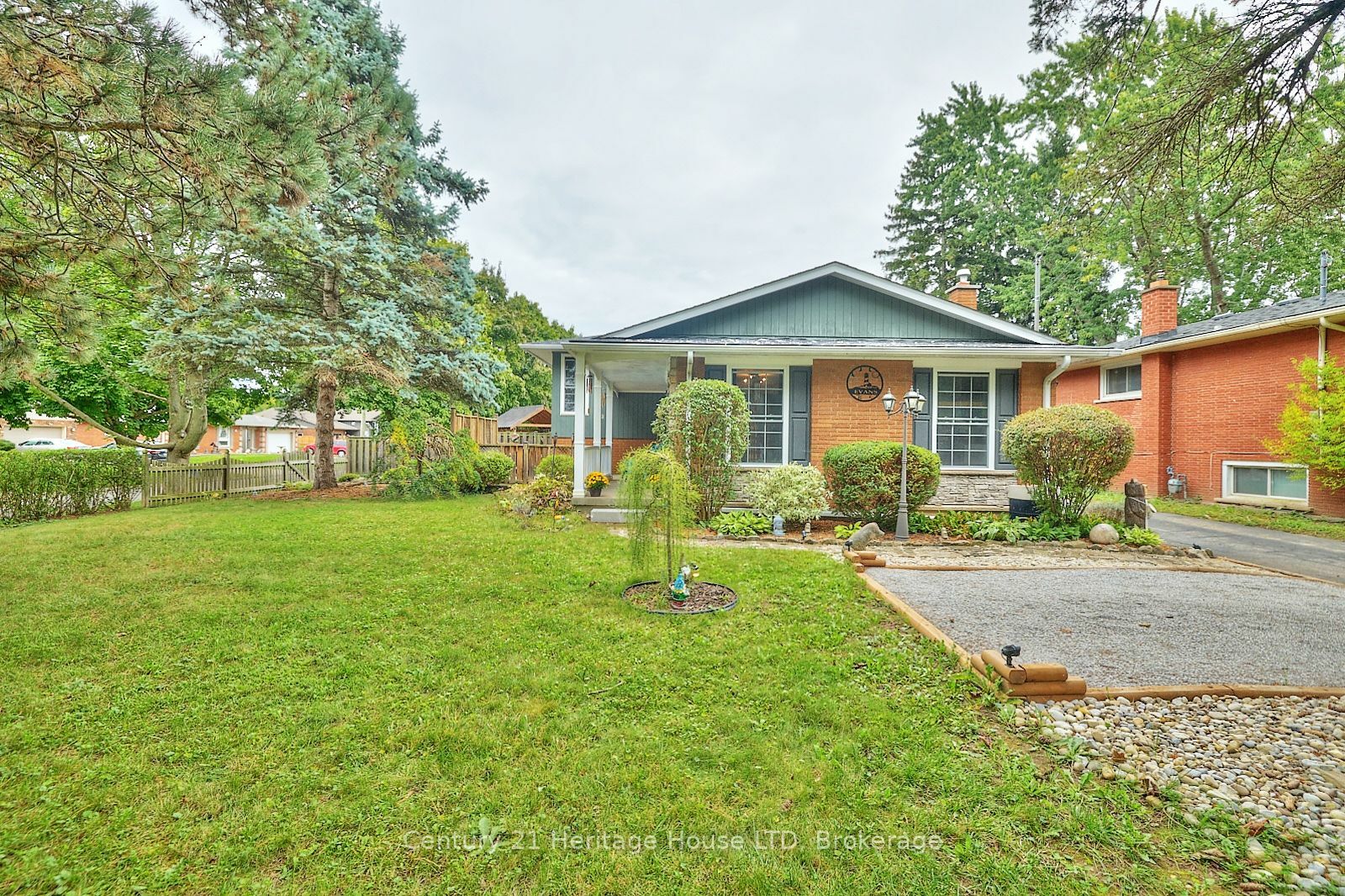 Property Photo:  30 Cartier Dr  ON L2M 2E7 