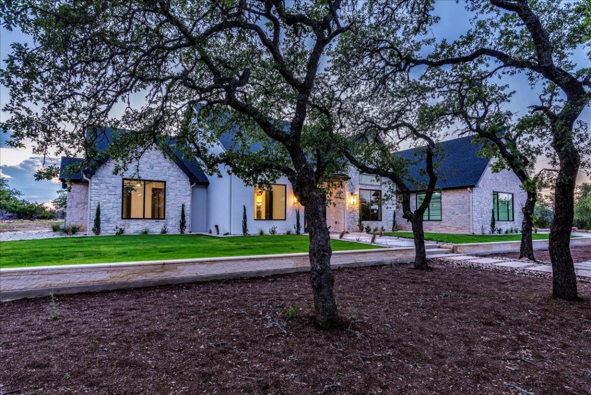 Property Photo: 208 Stonegate Lane TX 78620
