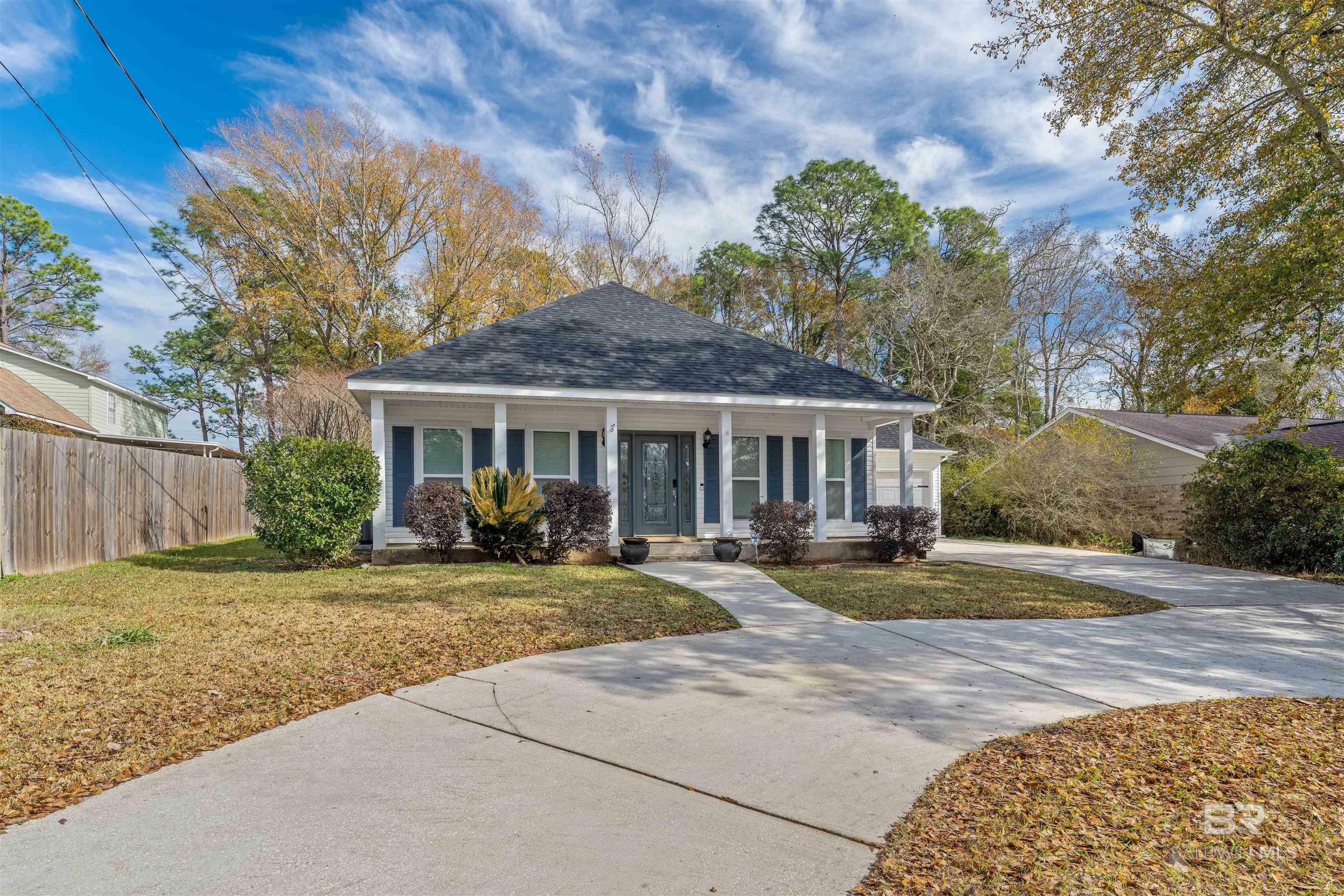 Property Photo:  126 Lake Forest Boulevard  AL 36526 