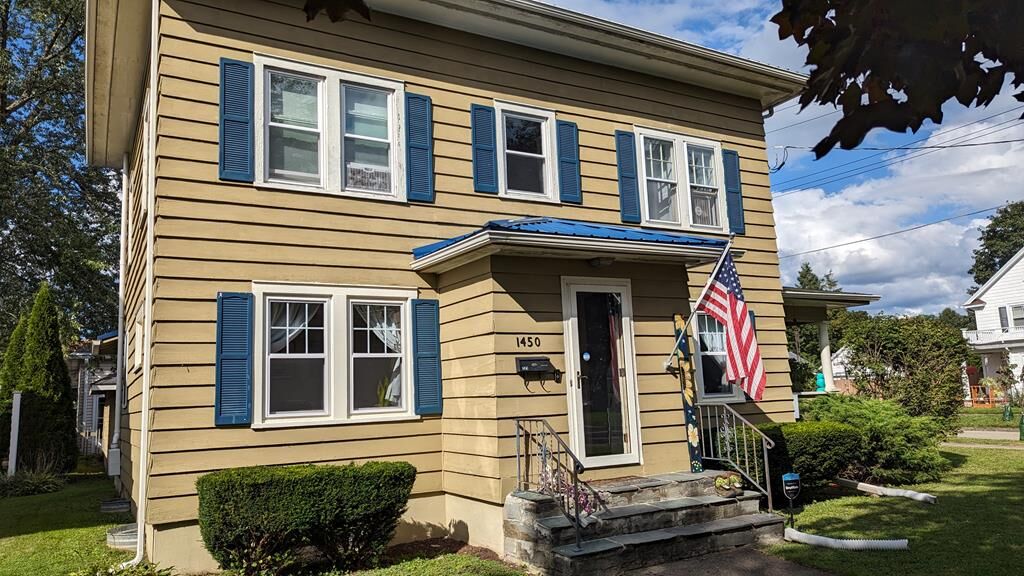 Property Photo:  1450 W Water Street  NY 14905 